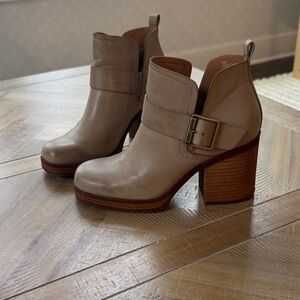 Korks Kari Taupe Leather Buckle Ankle Booties